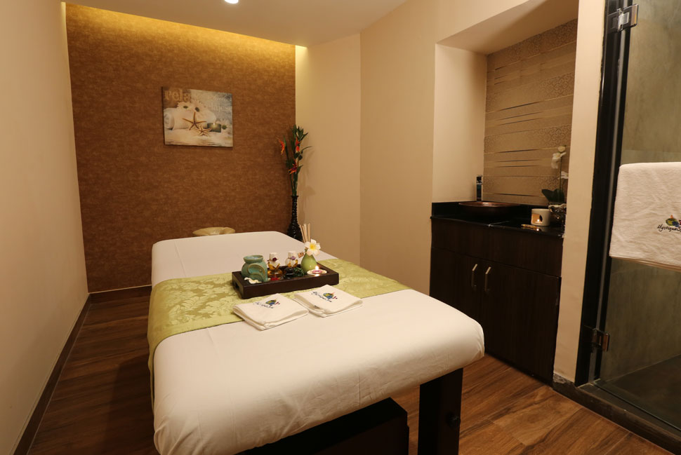 M Crown Hote-12