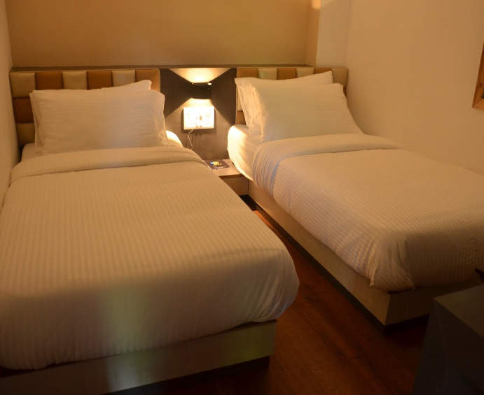 hotel-aura-police-bazar-shillong-hotels-uc7dinyr8d