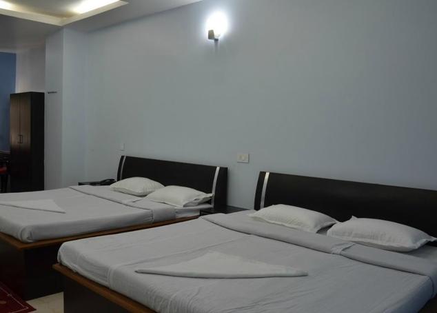 hotel-barbareek-inn-shillong-deluxe-four-beded-room-52677227295g