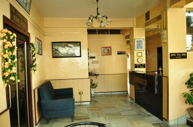 hotel-embassy-shillong-reception-48353337027g